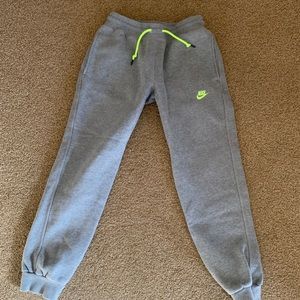 Nike women’s size small sweatpants, joggers